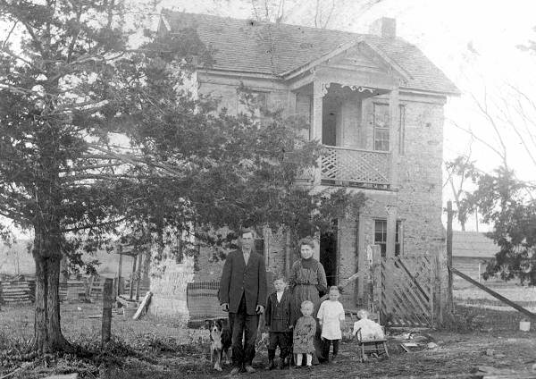 20 Williams Home - Frank, Ellie, Waldo, Vergie and John Steen - 1913