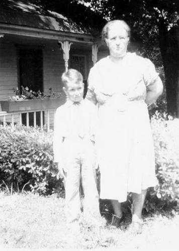 04 Belle Fancher with grandson Ralph Hendley