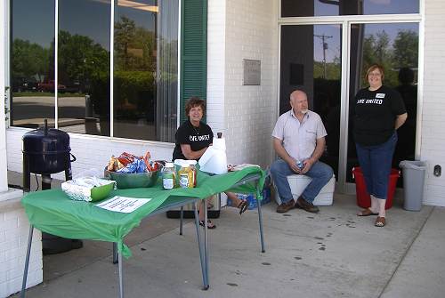 41 Bank Staff Kathy Snodgrass and Denise Wilson with Bank Guest Bo Alieksaites