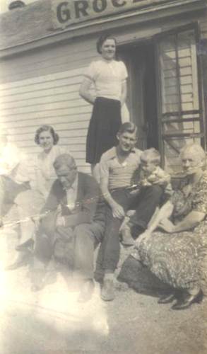 35 Hall Family - Ina Fay, Walter, Harry, Rachel and Kathryn (Standing)