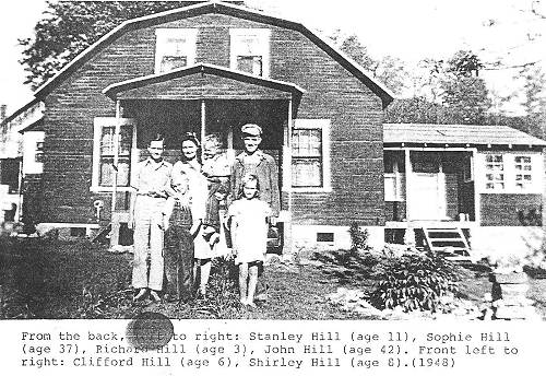 22 Hill Family at Tuscumbia Farm