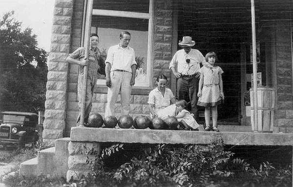 58 Bear Store: David, Arthur, Sadie, Bonnie, David C. and Susie Bear