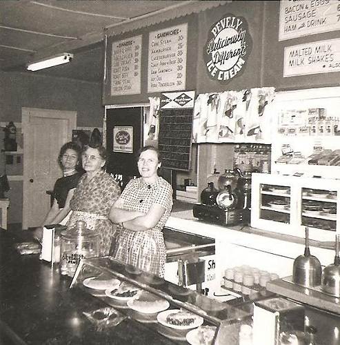 27 Patsy Burks, Mrs. Klug and Dorothy McNeely