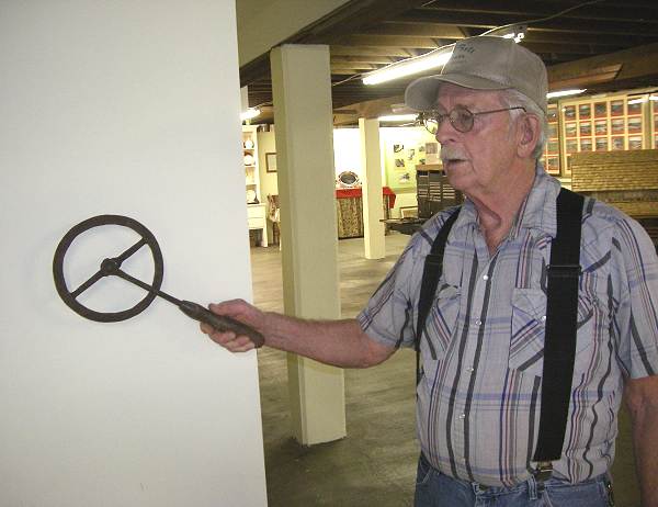 18 Harold Flaugher with Traveler measuring device for Wagon Wheels